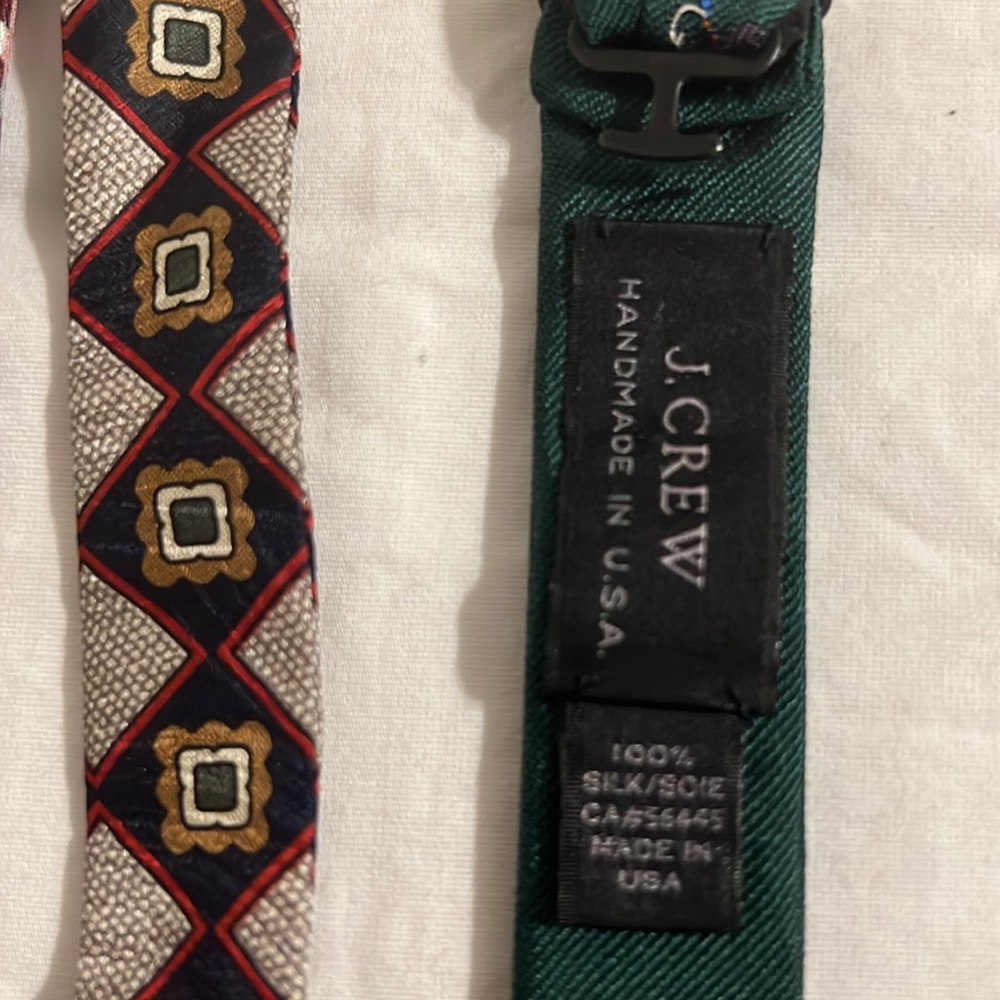 4 Bow ties - Picture 4 of 4